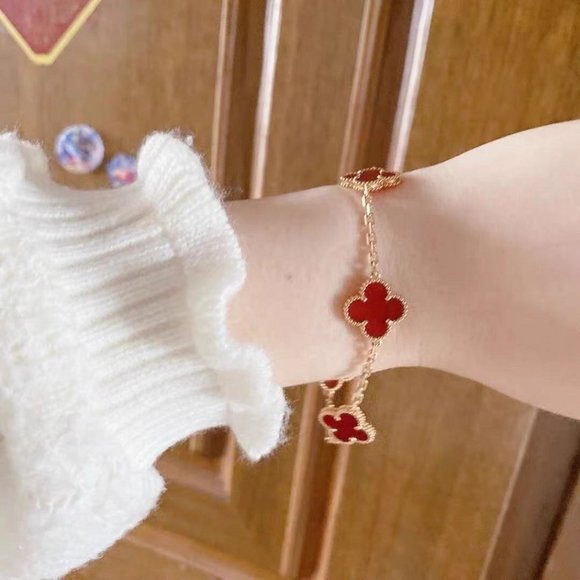 Four-leaf Clover Simple Red Necklace - Picture 5 of 5